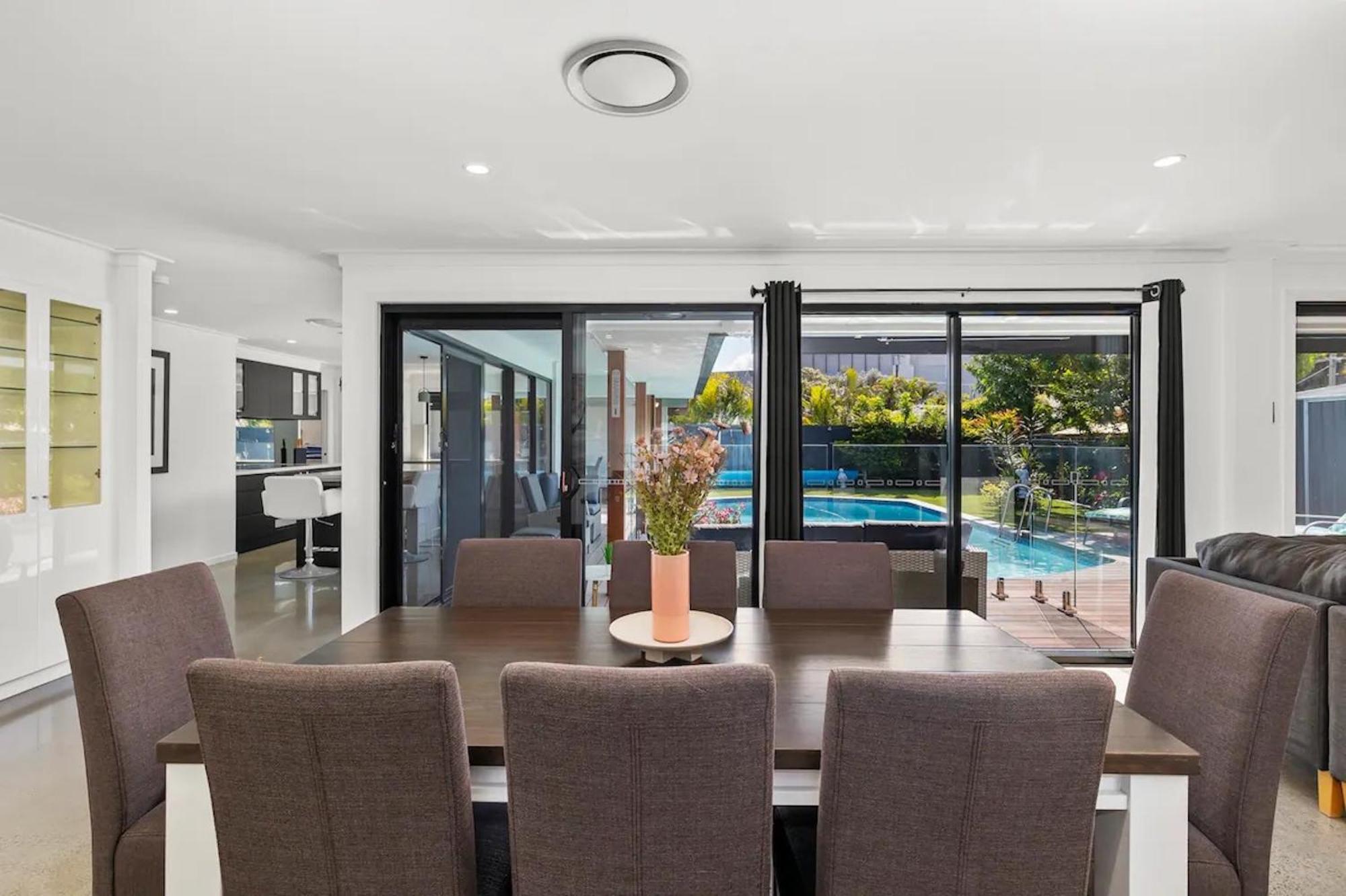 Holiday home With Pool And Mini Golf!